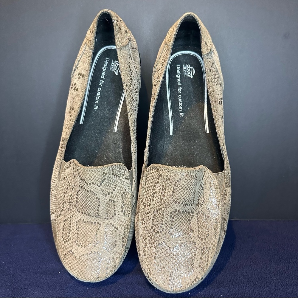 Abeo Women's Snakeskin Pattern Loafers - Picture 4 of 7